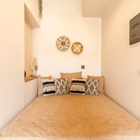 فيلة Adorno Private Only Adults & Kids 12 Vrasná
