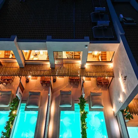 Adorno Private Only Adults & Kids 12 فيلة Vrasná