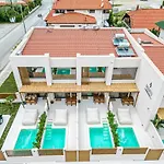 Adorno Private Only Adults & Kids 12 וילה