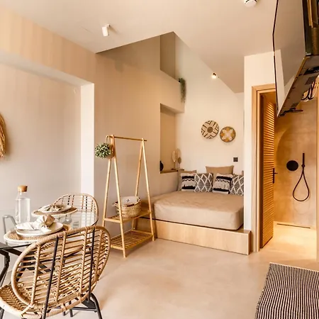 Adorno Private Only Adults & Kids 12 * Vrasná